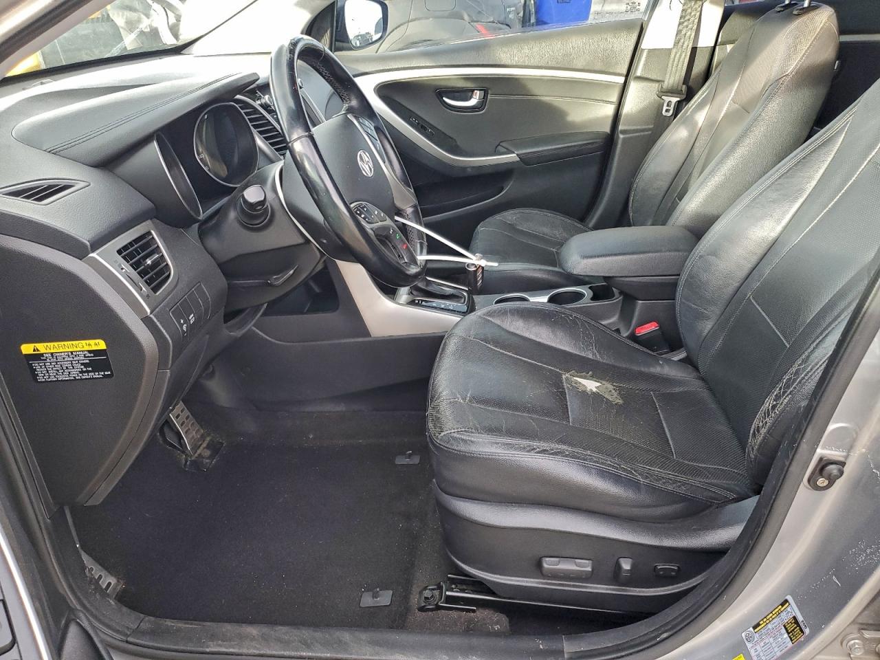 Hyundai ELANTRA Image 11