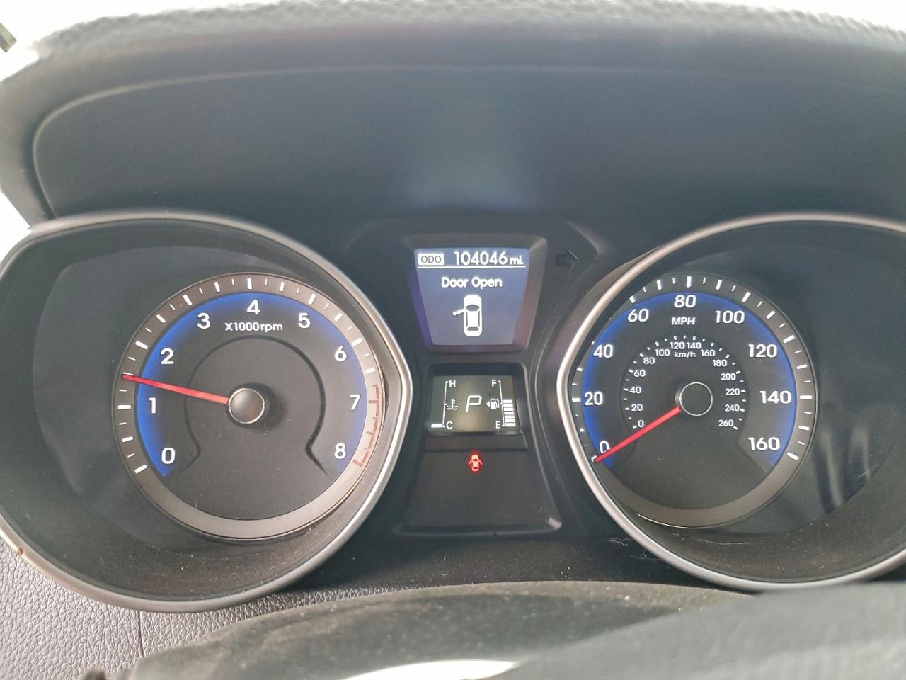 Hyundai ELANTRA Image 9