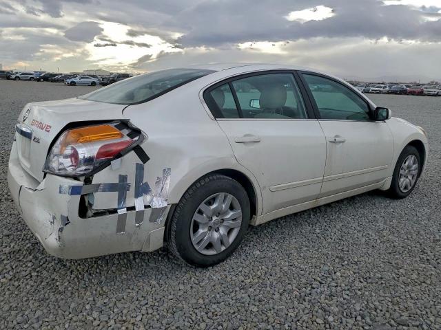 Nissan Altima Base Image 10