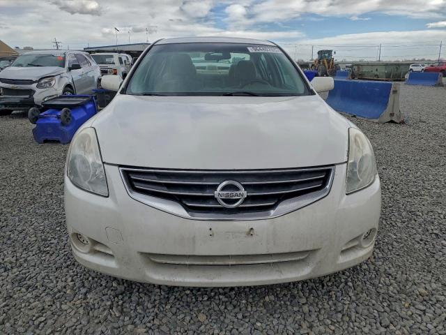 Nissan Altima Base Image 2