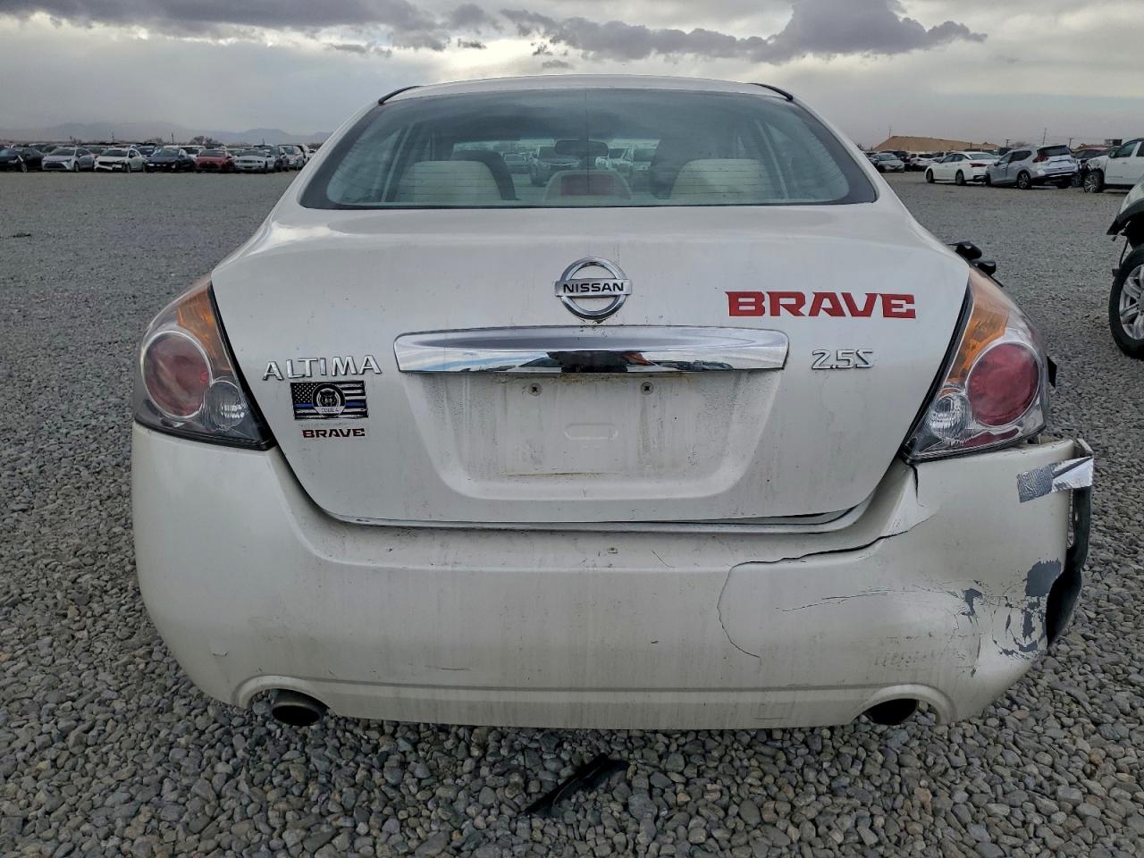 Nissan Altima Base Image 3