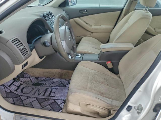 Nissan Altima Base Image 5