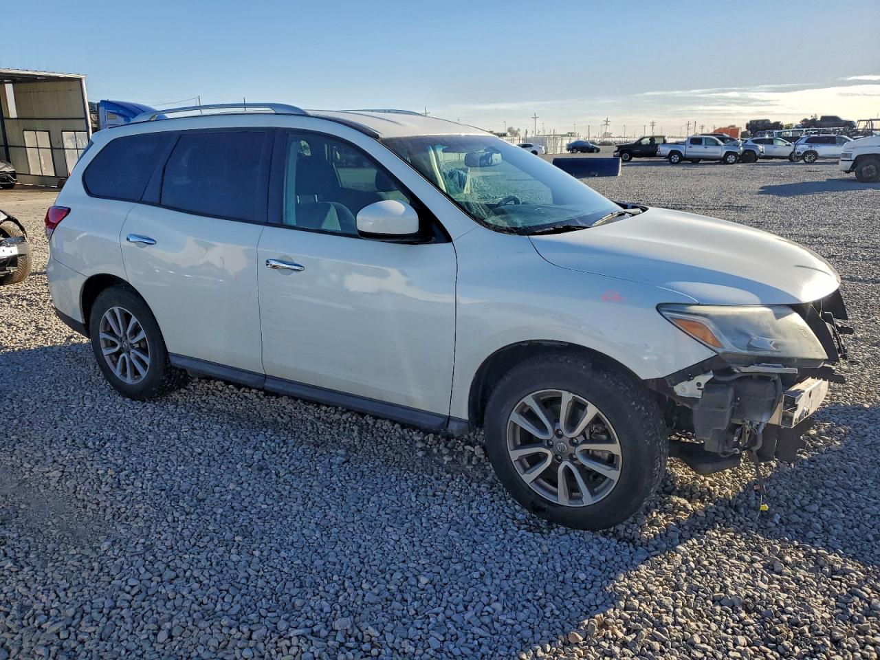 Nissan Pathfinder S Image 5