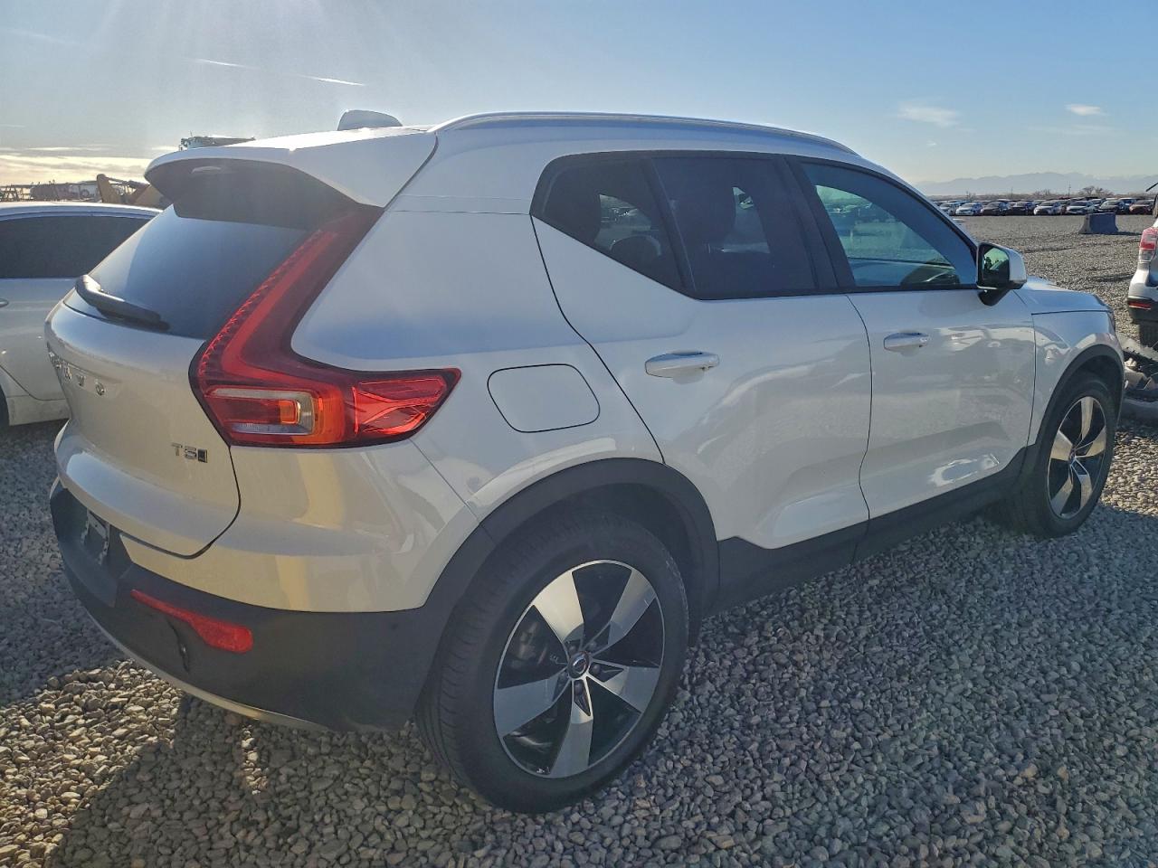 Volvo XC40 T5 Momentum Image 6