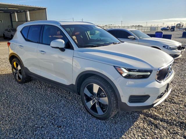 Volvo XC40 T5 Momentum Image 12