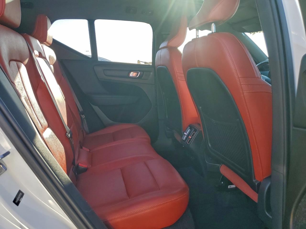 Volvo XC40 T5 Momentum Image 4