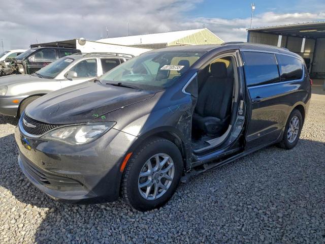  Salvage Chrysler Pacifica
