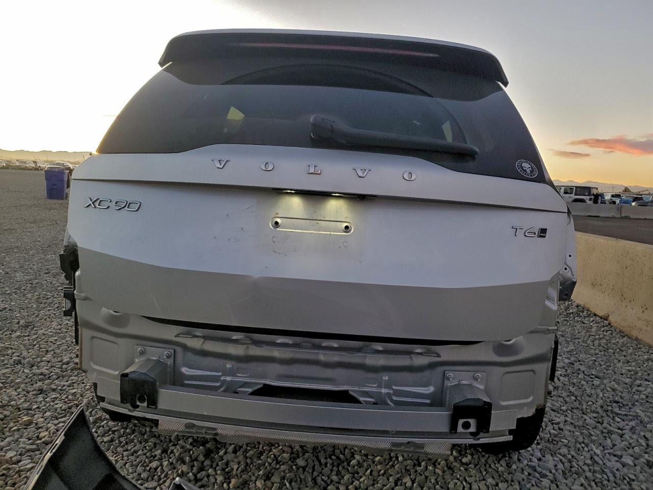 Volvo XC90 T6 Momentum Image 6