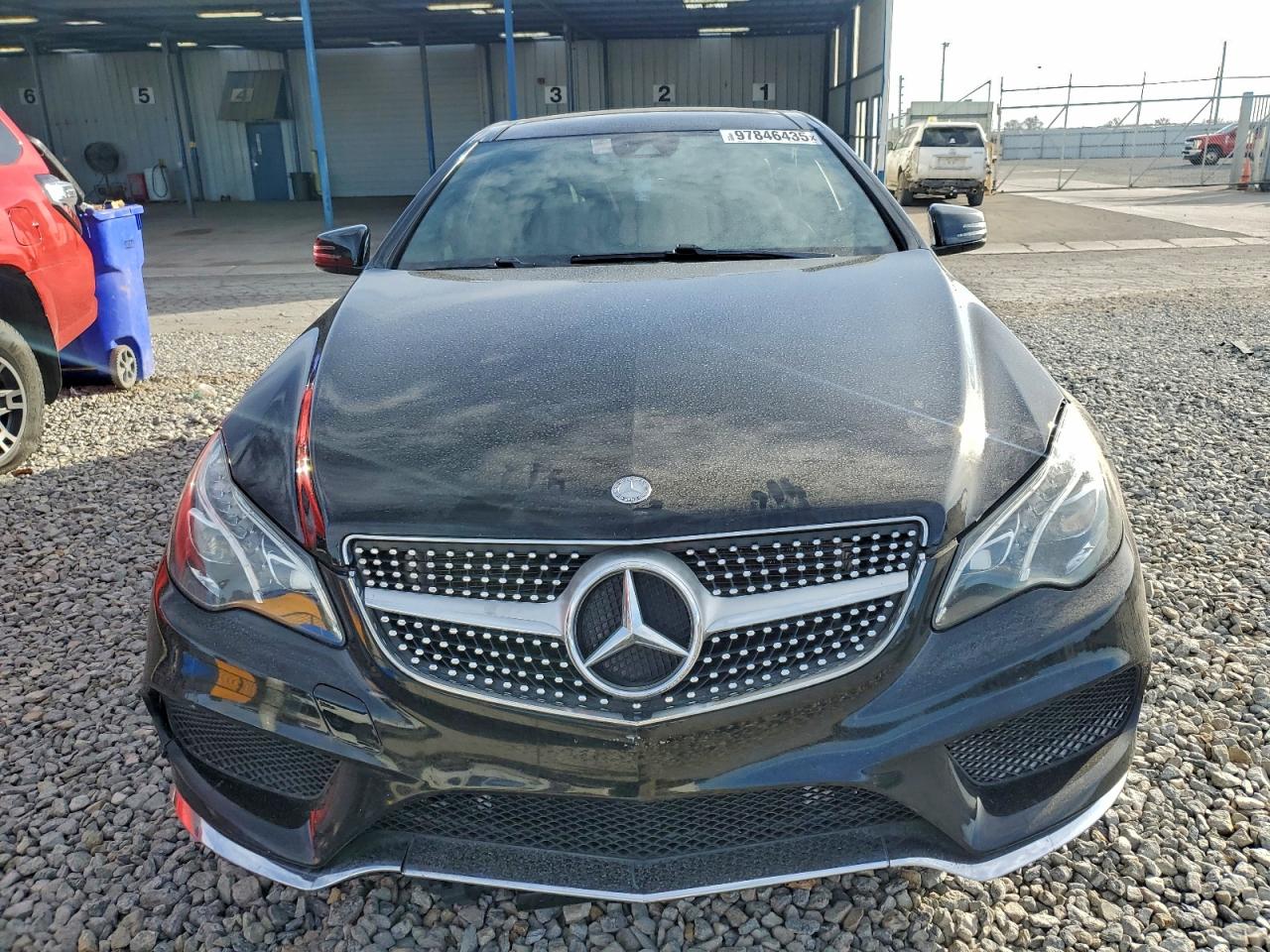 Mercedes-Benz E-Class 550 Image 4