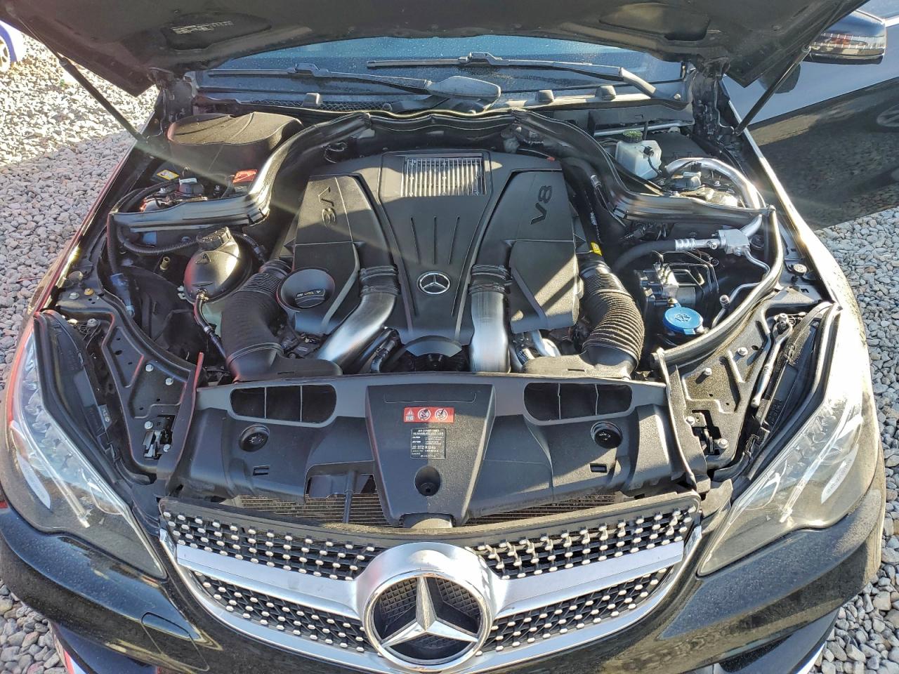 Mercedes-Benz E-Class 550 Image 8