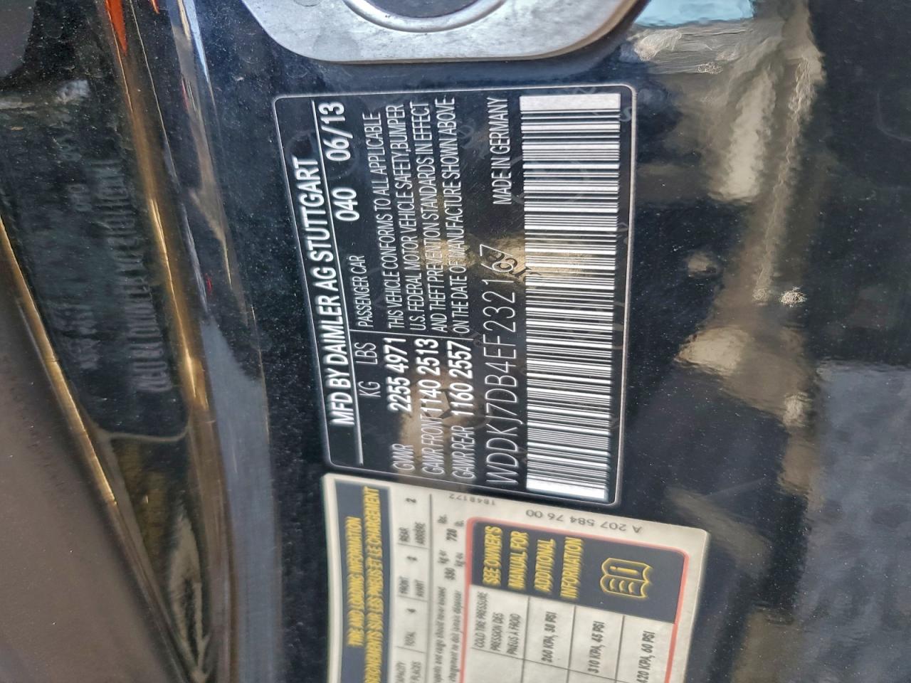 Mercedes-Benz E-Class 550 Image 12