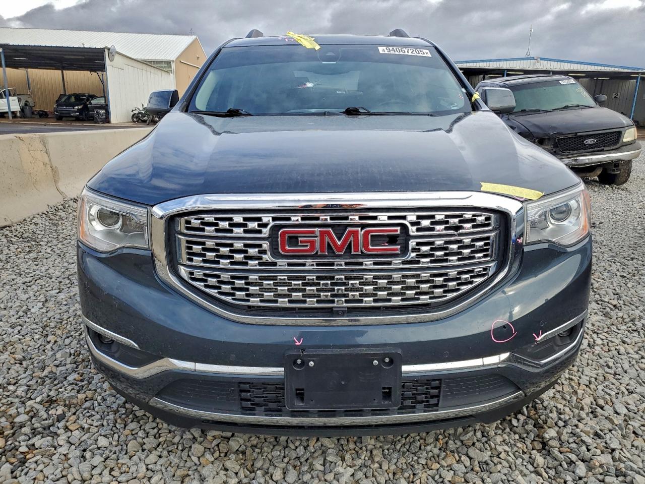 GMC Acadia Denali Image 13