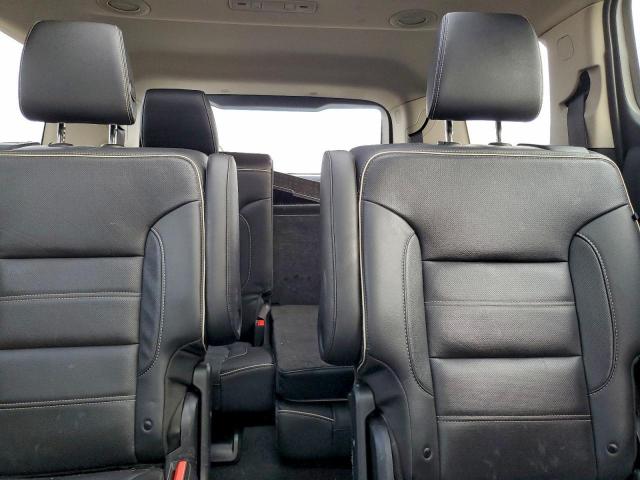 GMC Acadia Denali Image 3