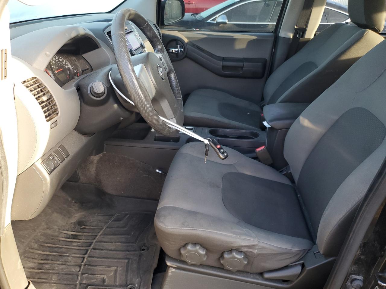 Nissan Xterra X Image 5