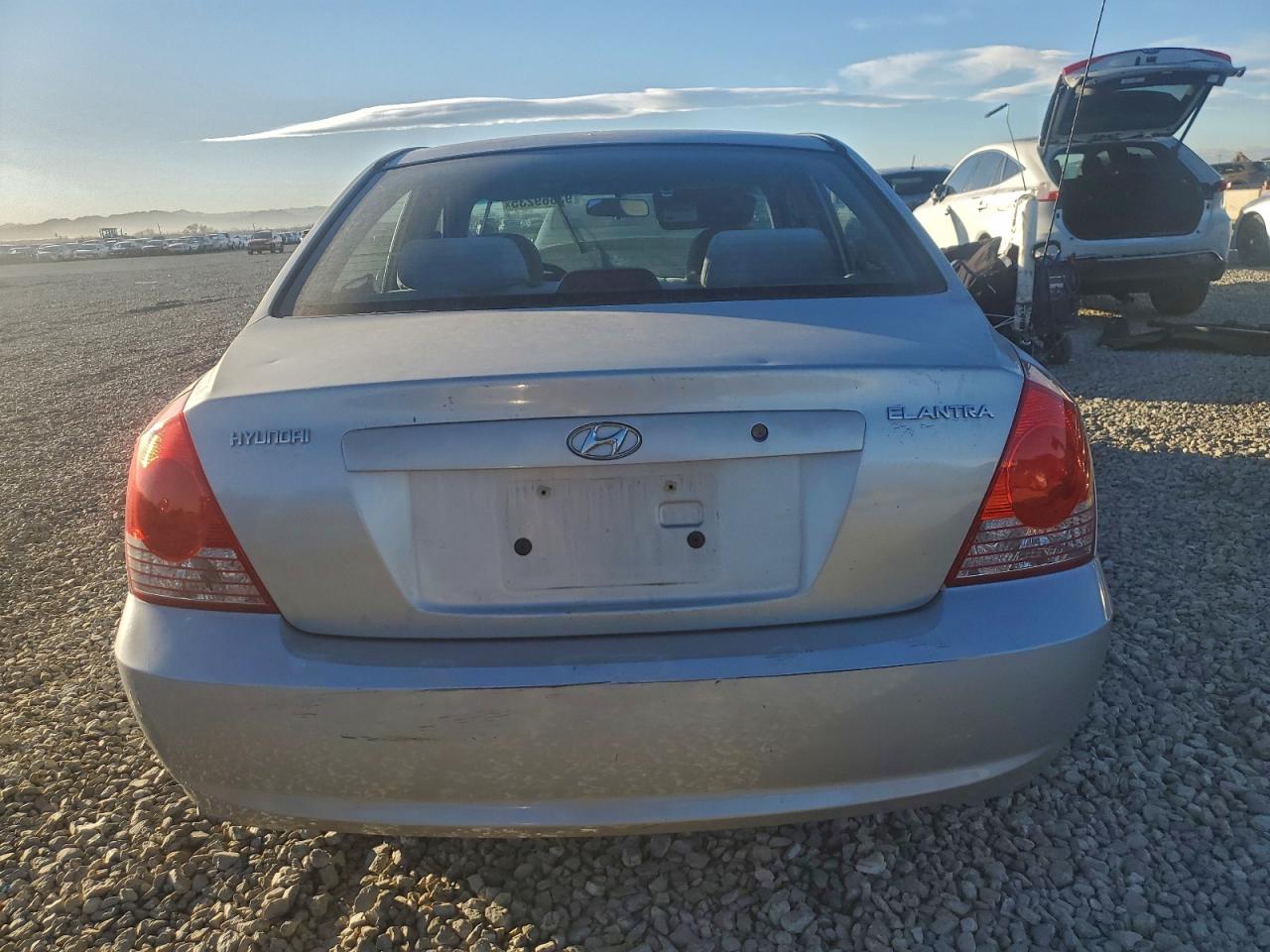 Hyundai ELANTRA Gls Image 6