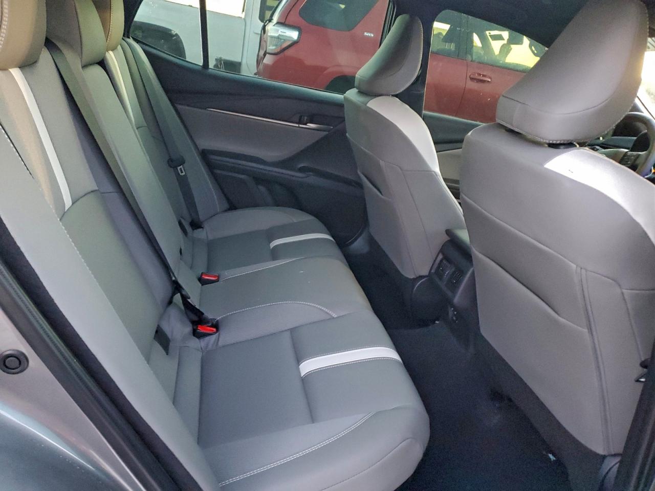 Toyota Camry Xse Image 11