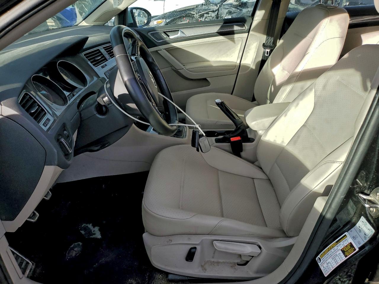 Volkswagen Golf S Image 8