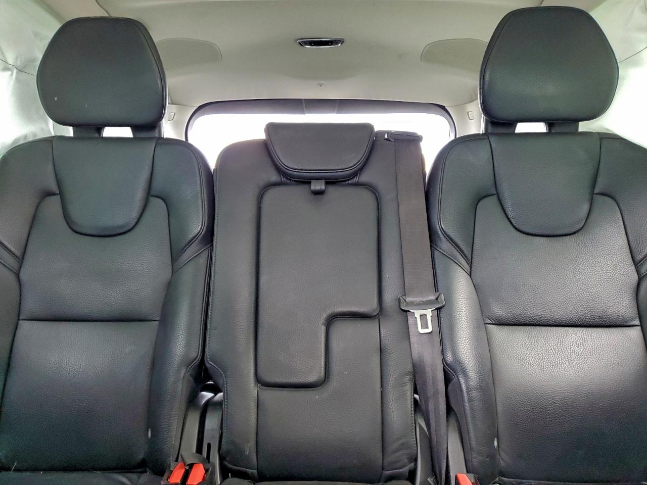 Volvo XC90 T8 Image 11