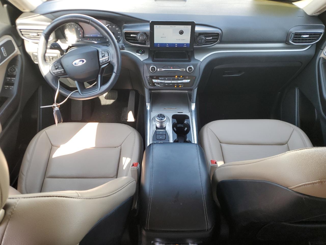 Ford Explorer Xlt Image 4