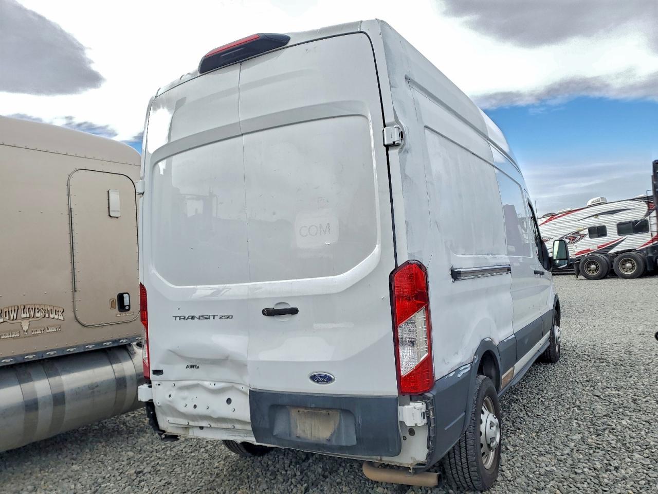 Ford Transit T-250 Image 8