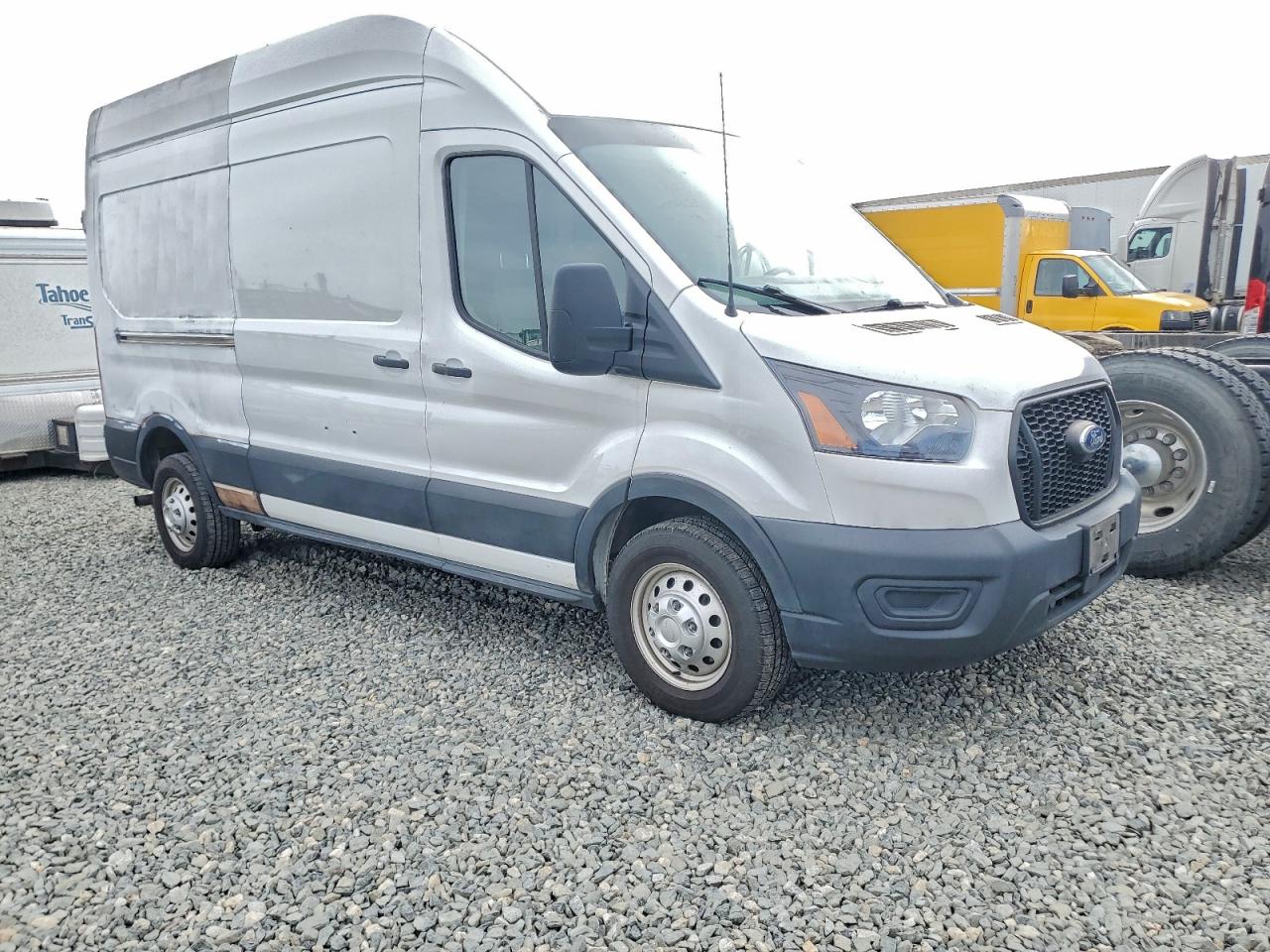 Ford Transit T-250 Image 6