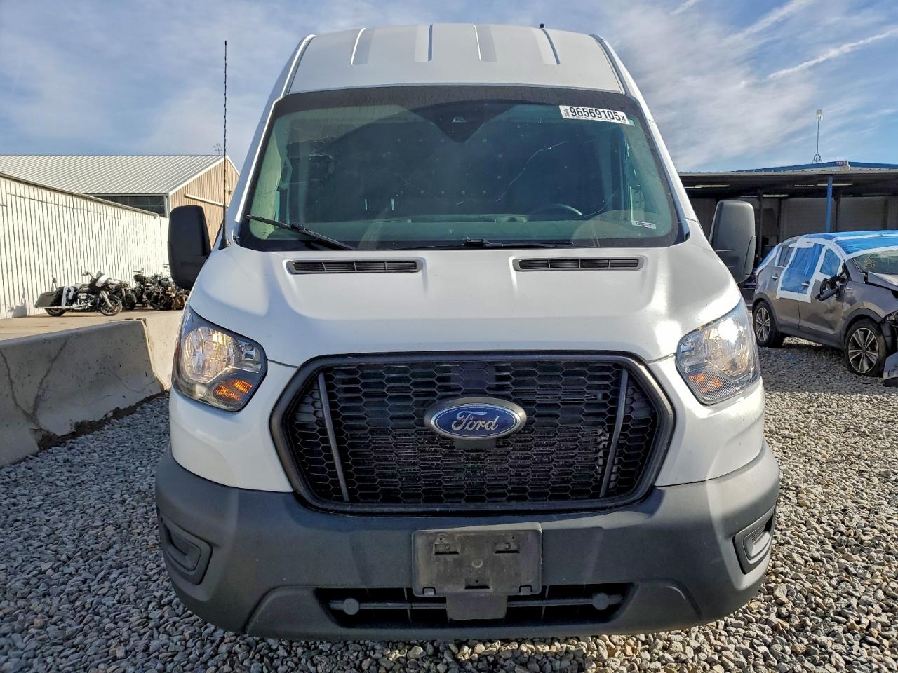 Ford Transit T-250 Image 13