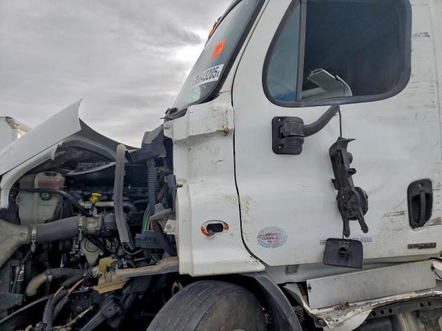 Freightliner Cascadia 1 Image 8