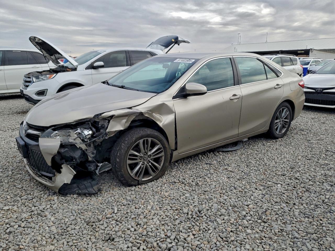 Toyota Camry Le Image 1