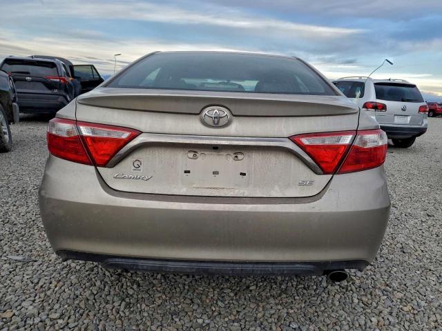 Toyota Camry Le Image 5