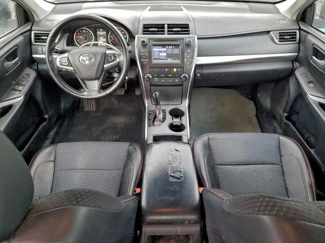 Toyota Camry Le Image 4