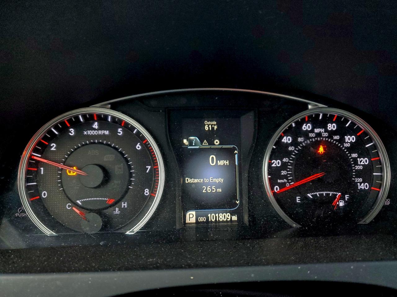 Toyota Camry Le Image 8