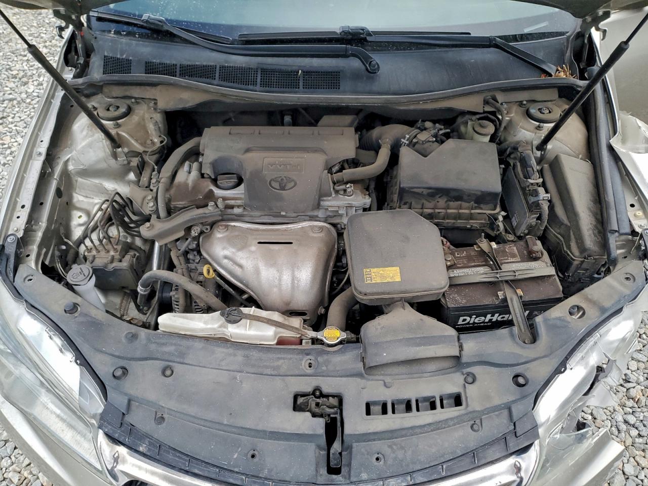 Toyota Camry Le Image 2