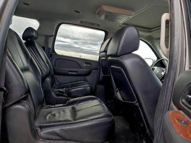 GMC Yukon K1500 Image 9