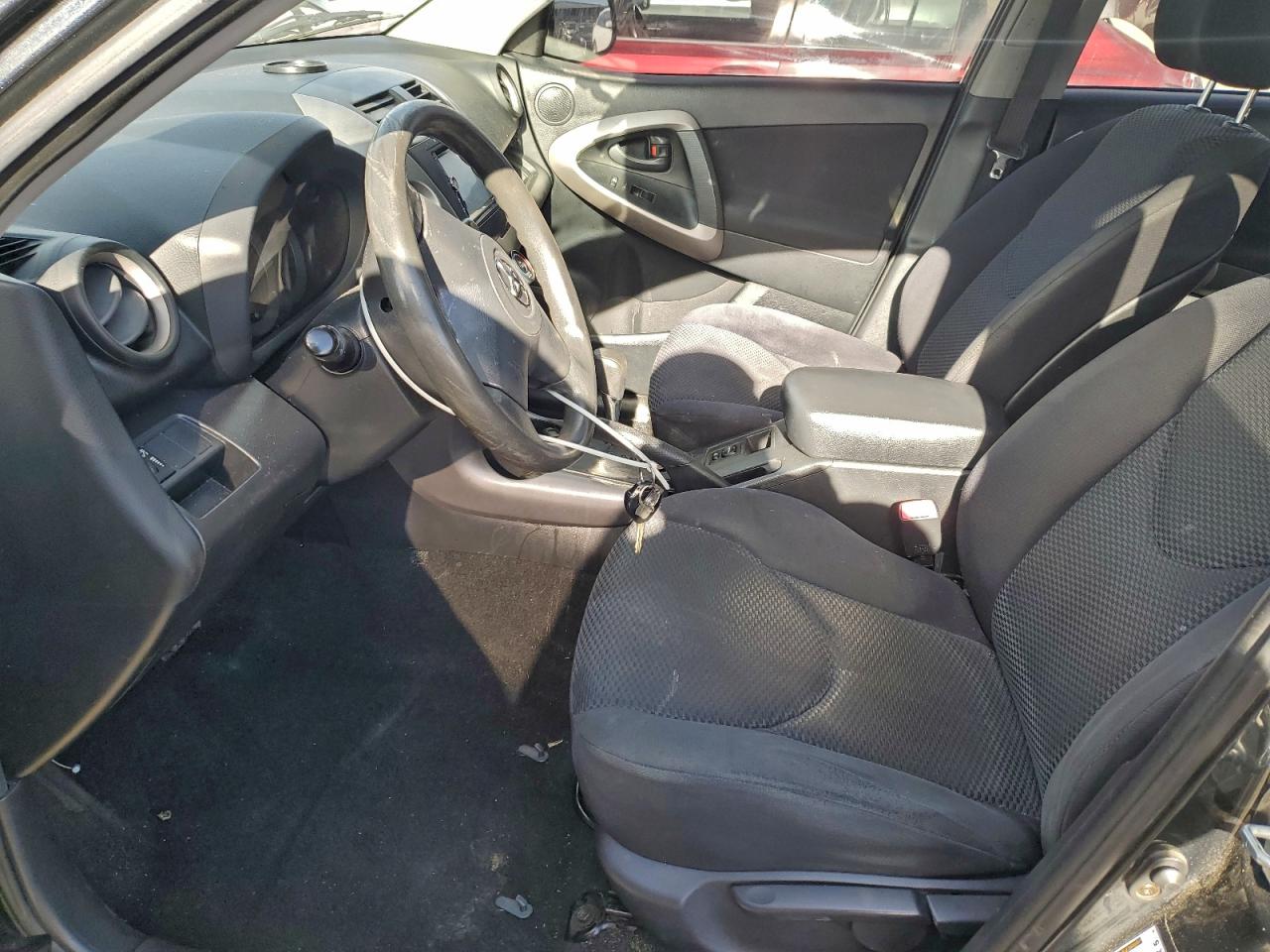 Toyota RAV4 Sport Image 2