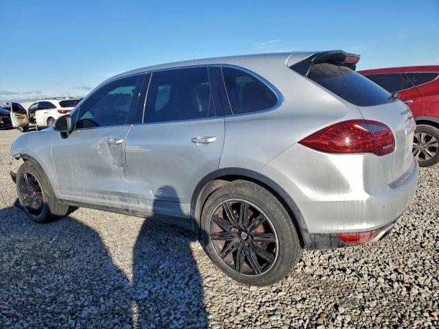 Porsche Cayenne S Image 10
