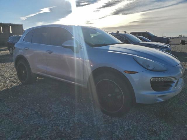 Porsche Cayenne S Image 6