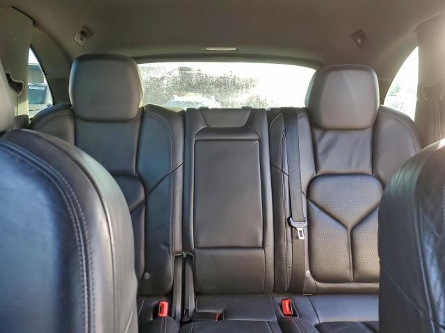 Porsche Cayenne S Image 11