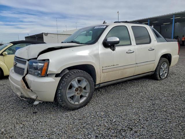  Salvage Chevrolet Avalanche