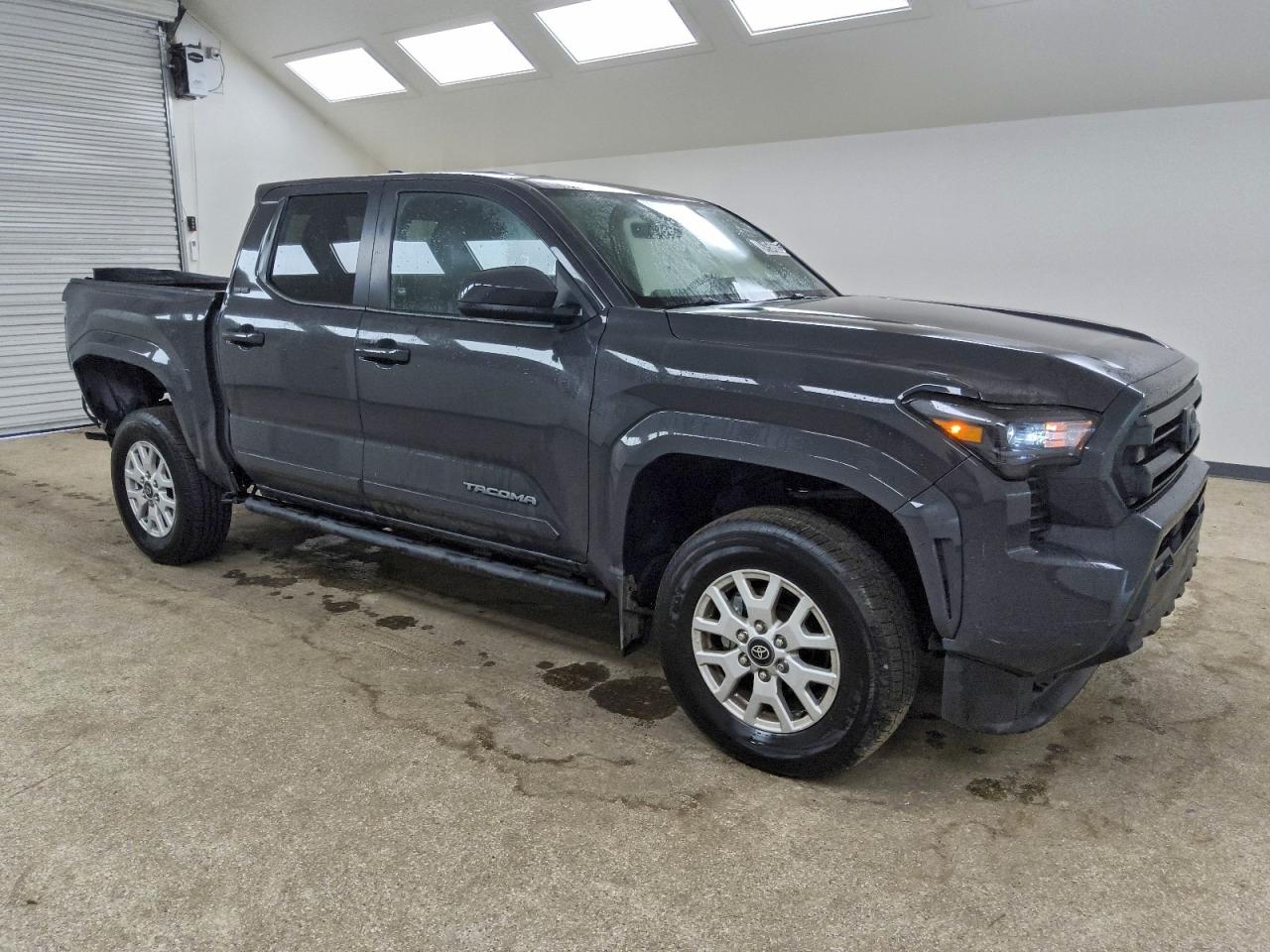 Toyota Tacoma Double Cab Image 3
