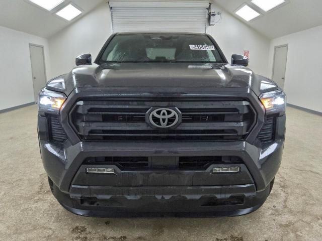 Toyota Tacoma Double Cab Image 8