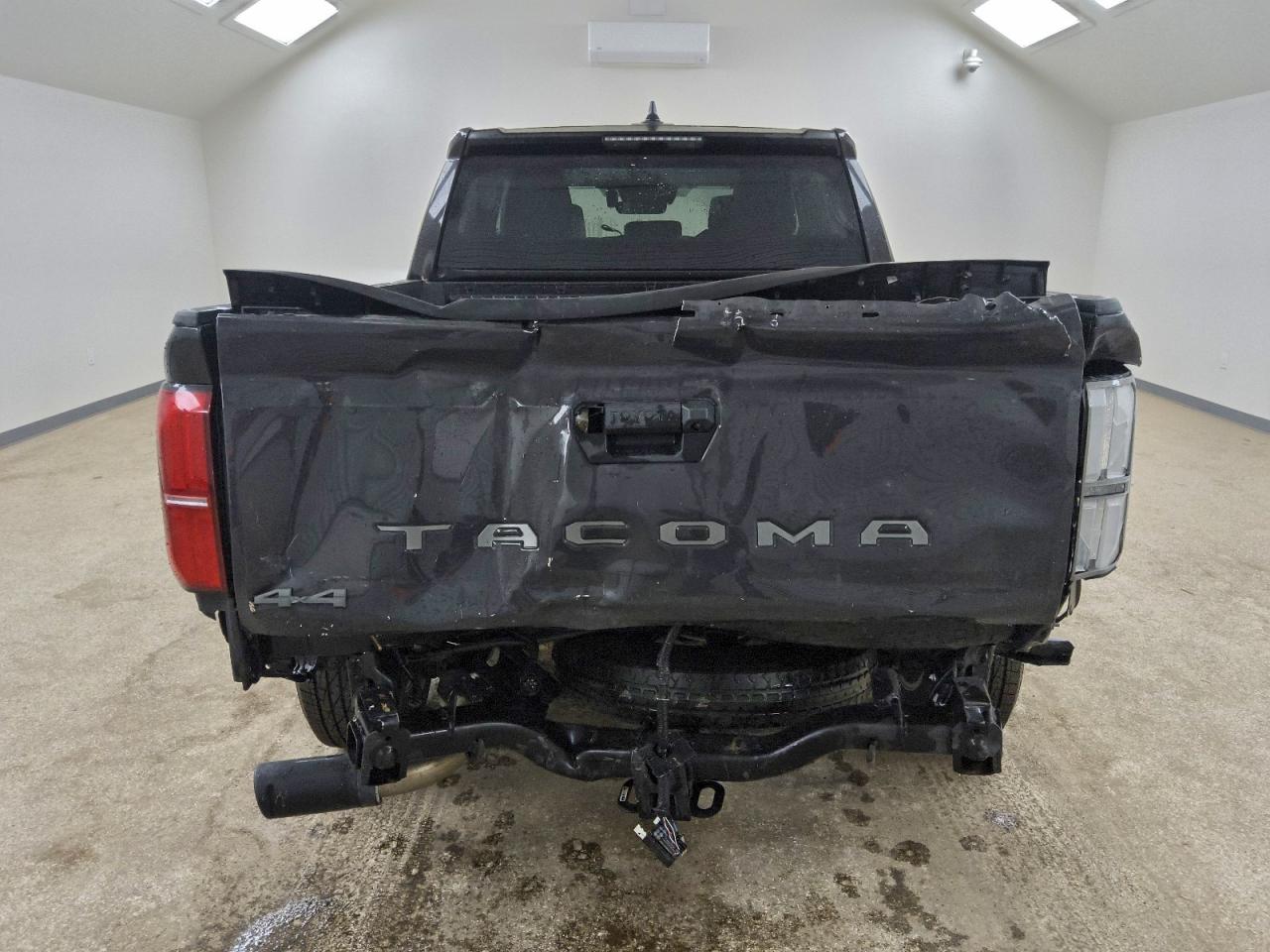 Toyota Tacoma Double Cab Image 9