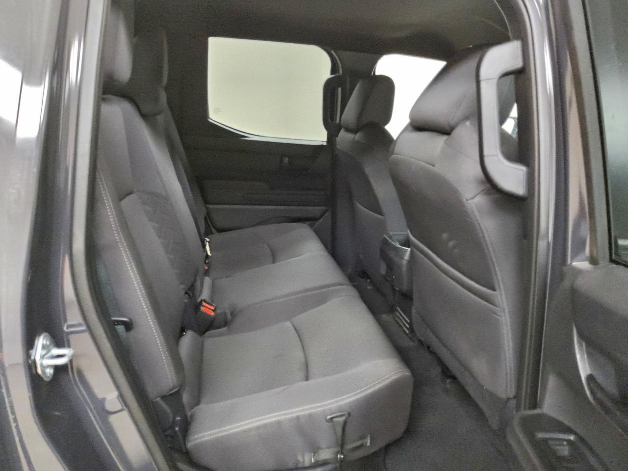 Toyota Tacoma Double Cab Image 5