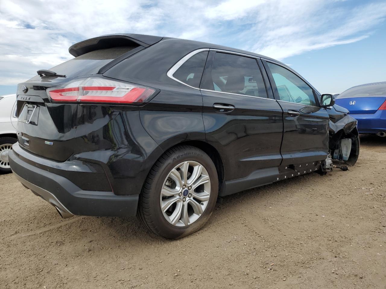 Ford Edge Titanium Image 3