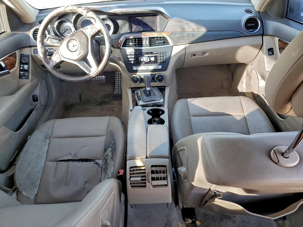 Mercedes-Benz C-Class 250 Image 2