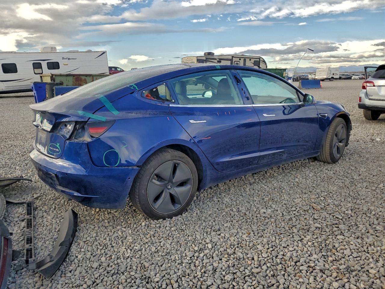 Tesla Model 3 Image 4