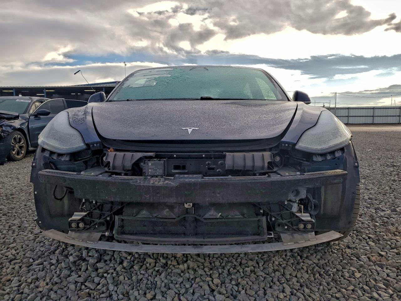 Tesla Model 3 Image 7