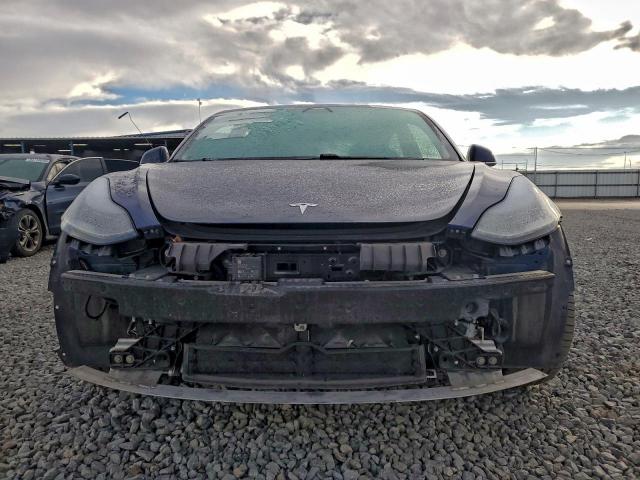 Tesla Model 3 Image 7