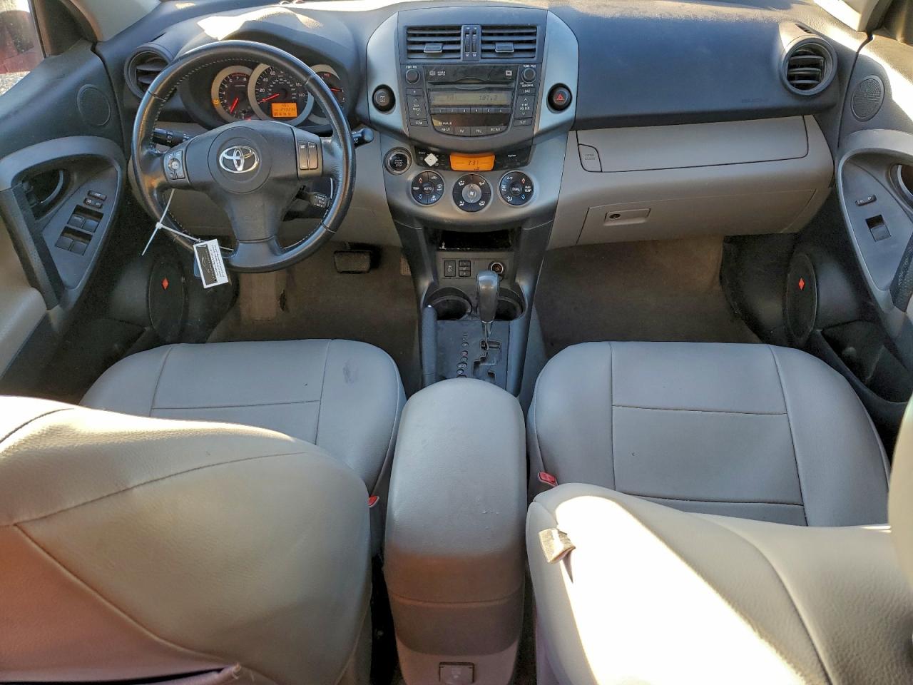Toyota RAV4 Limited Image 5
