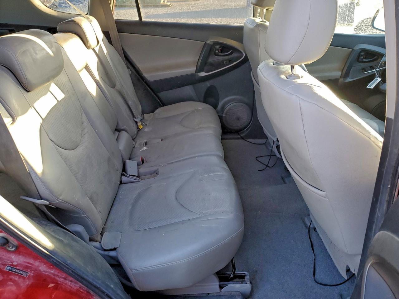 Toyota RAV4 Limited Image 10