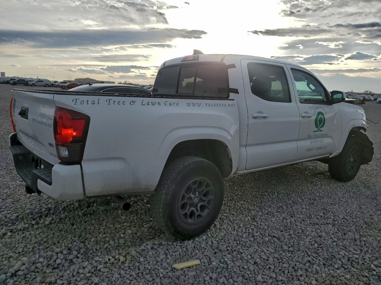 Toyota Tacoma Double Cab Image 11